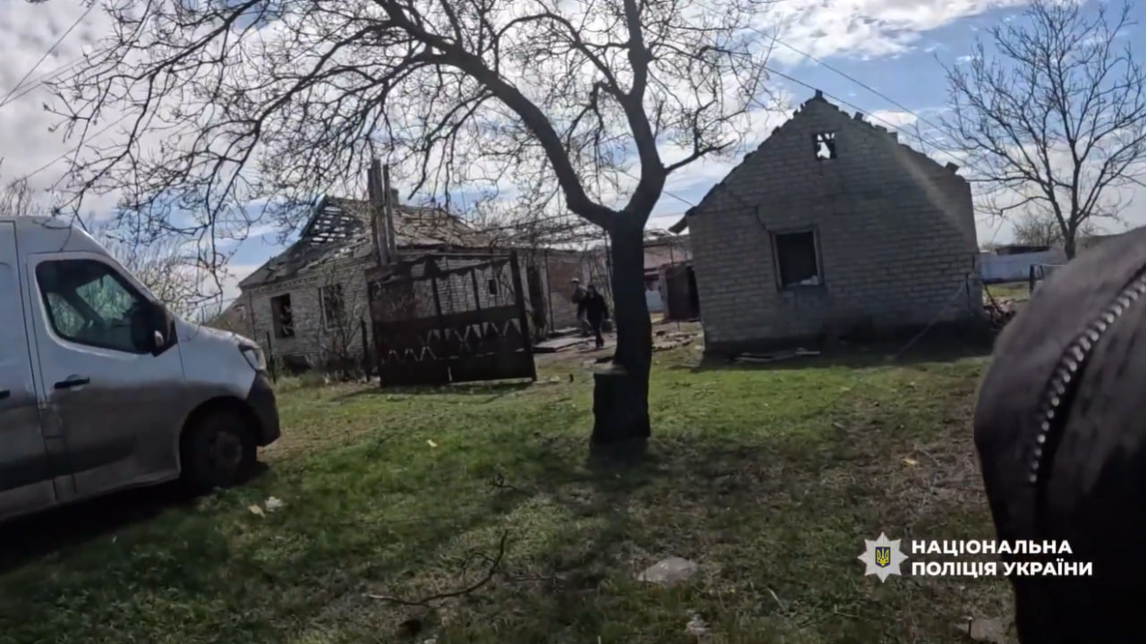 «Накрився ковдрою й вижив»: на Синельниківщині «Білі янголи» рятують людей під обстрілами