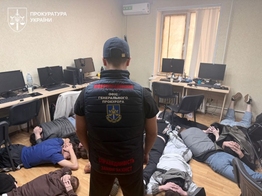Мережу шахрайських кол-центрів ліквідовано у Дніпрі - 1.04.2026