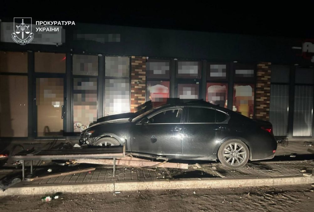 У Павлограді молодик на швидкості влетів у людей і втік — постраждала 19-річна дівчина - 3.04.2026