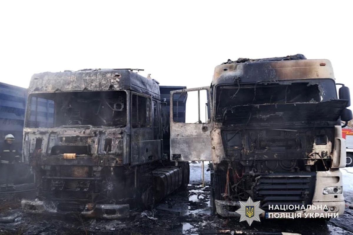 Серія підпалів автівок і вантажівок у Дніпрі: судитимуть 23-річного палія