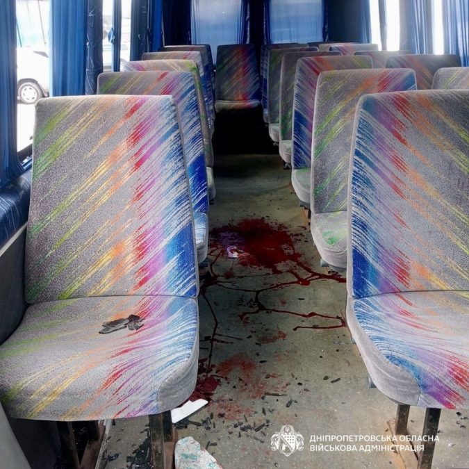 Обстріли автобусів на Нікопольщині 07.04.2026: є загиблі та поранені