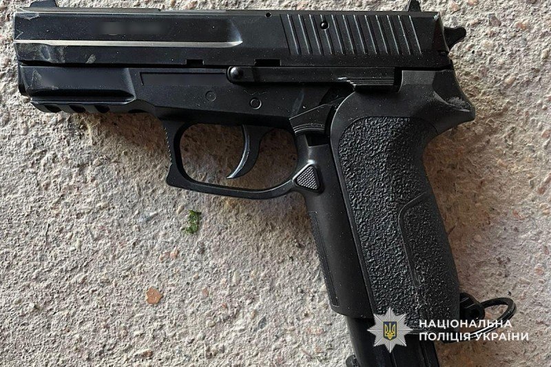 Стрілянина на проспекті Науки: у Дніпрі затримали чоловіка, який стріляв у перехожого з дев’ятого поверху - 08.04.2026 