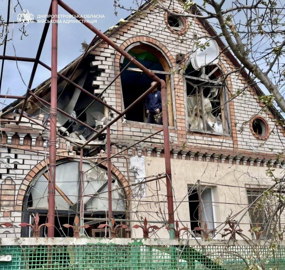 Четверо людей дістали поранень: ворог майже 40 разів атакував два райони Дніпропетровщини - 08.04.2026