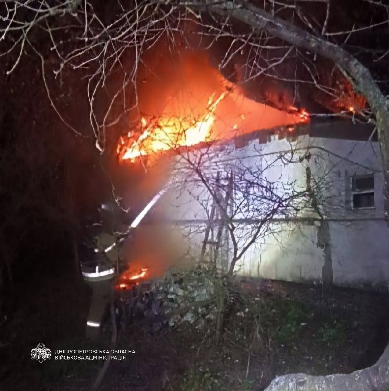 Ворог вдарив по двох районах Дніпропетровщини: є руйнування - 13.04.2026