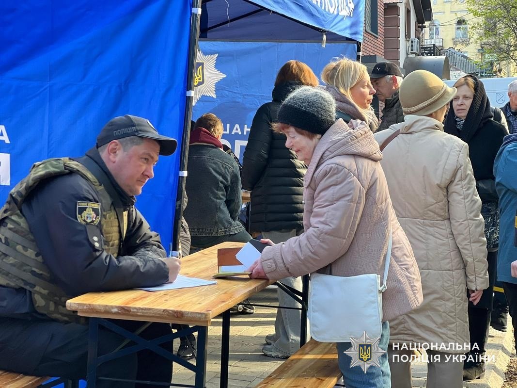 У Дніпрі розгорнули пункт прийому заяв після ворожого удару - 15.04.2026