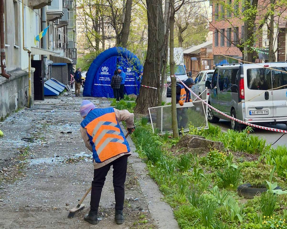 Дніпро після обстрілу: руйнування у вишах і житлових районах - 15.04.2026