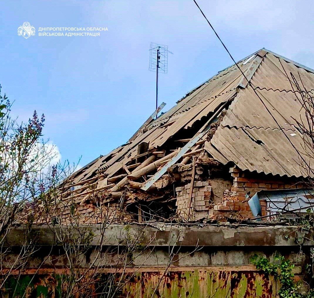 Майже 40 разів ворог атакував три райони Дніпропетровщини артилерією, безпілотниками та авіабомбою - 22.04.2026 