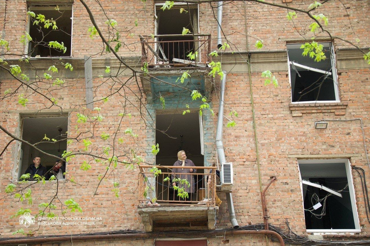 росіяни 20 годин атакували Дніпро ракетами і дронами: загинули 6 людей, 47 – поранені - 25.04.2026