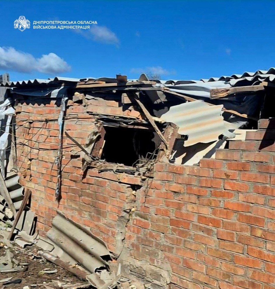 Одна людина загинула: майже 20 разів ворог атакував Нікопольщину безпілотниками та артилерією - 27.04.2026