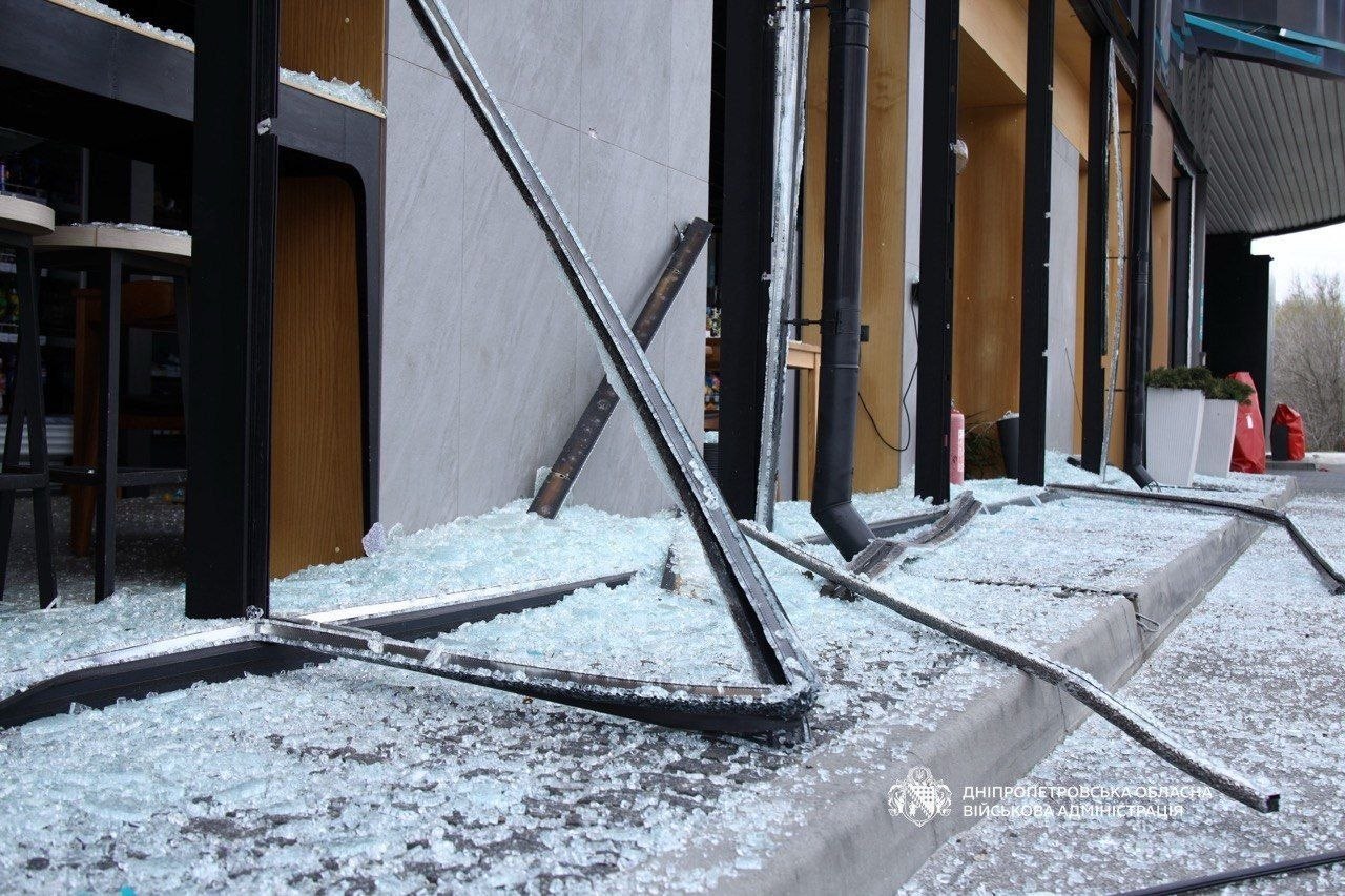 рф вдарила по Дніпру: внаслідок атаки 15 поранених, більшість — у тяжкому стані