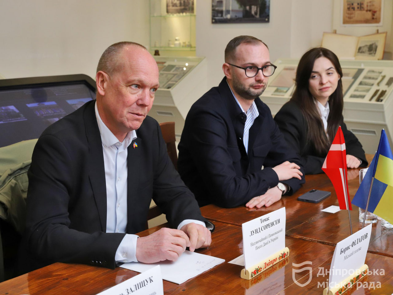 Філатов зустрівся з послом Данії — країни, що надає приголомшливі 3,25 % власного ВВП для допомоги Україні у протистоянні російській агресії