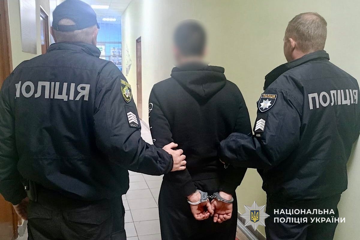 У Дніпрі затримали підозрюваного чоловіка у викраденні мотоцикла