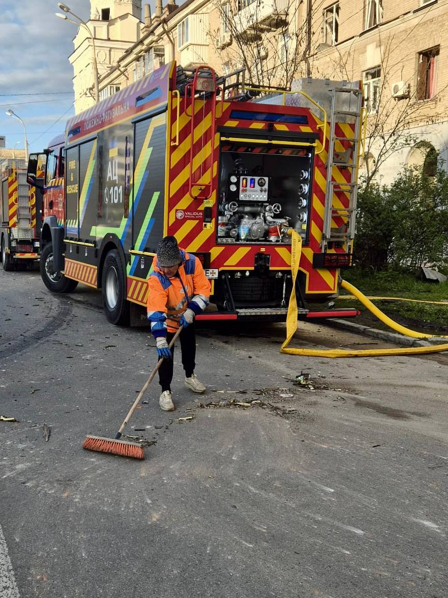 У Дніпрі після масованої атаки пошкоджено 27 будинків, є загиблі