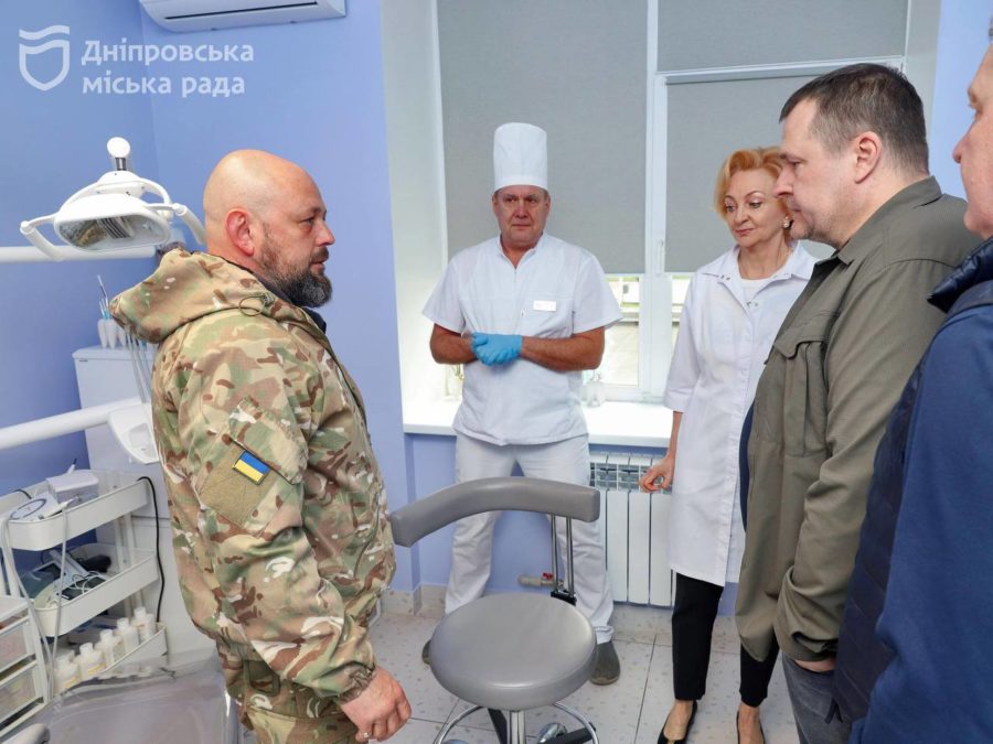 У Дніпрі діє муніципальна програма безкоштовного стоматологічного лікування та протезування для військових