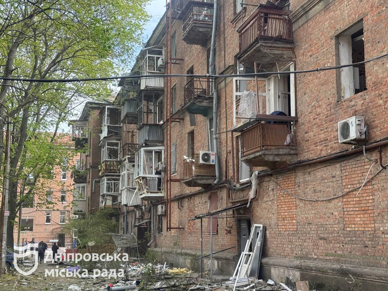 У Дніпрі внаслідок нічної атаки рф загинули п’ятеро людей, 21 людина постраждала. Ліквідація наслідків триває