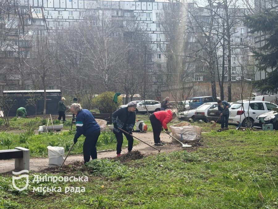 У Дніпрі провели толоку в сквері Янгеля
