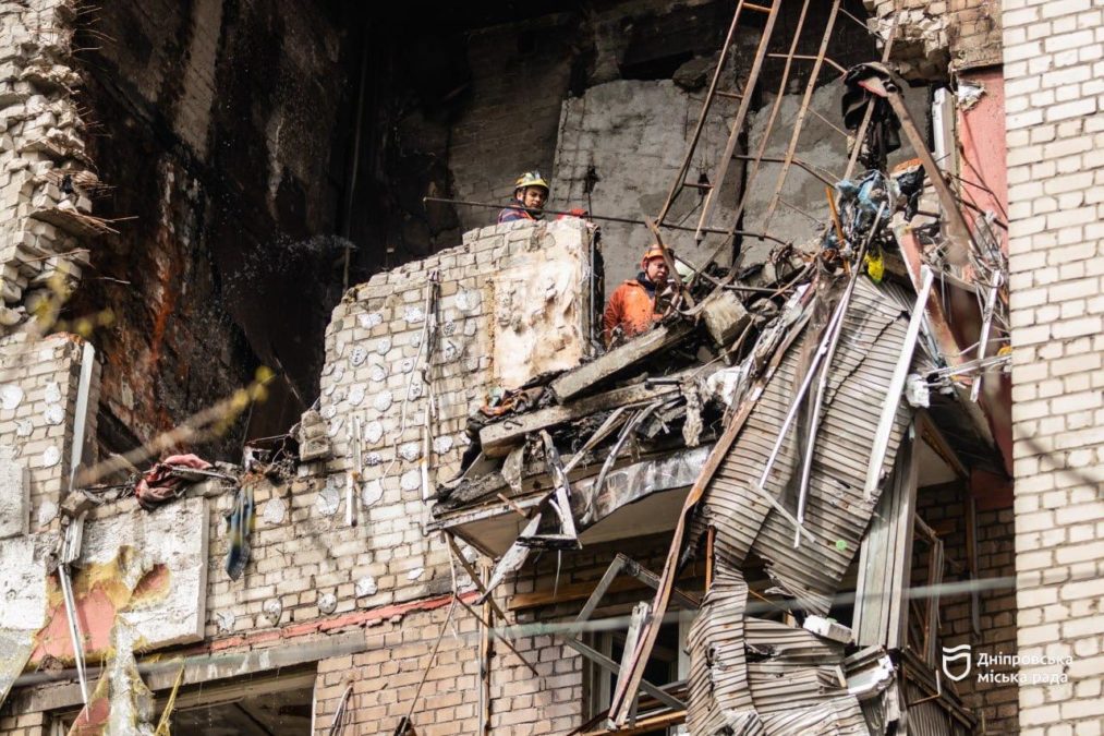 У Дніпрі 23 квітня внаслідок нічної атаки рф зафіксовано пошкодження цивільної інфраструктури на кількох локаціях