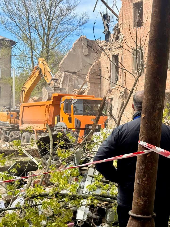 У Дніпрі після масованої атаки пошкоджено 27 будинків, є загиблі