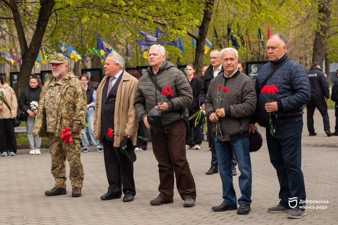 Дніпро вшановує героїв-ліквідаторів аварії на ЧАЕС: місто спрямувало 24,5 мільйони гривень на підтримку чорнобильців - 24.04.2026