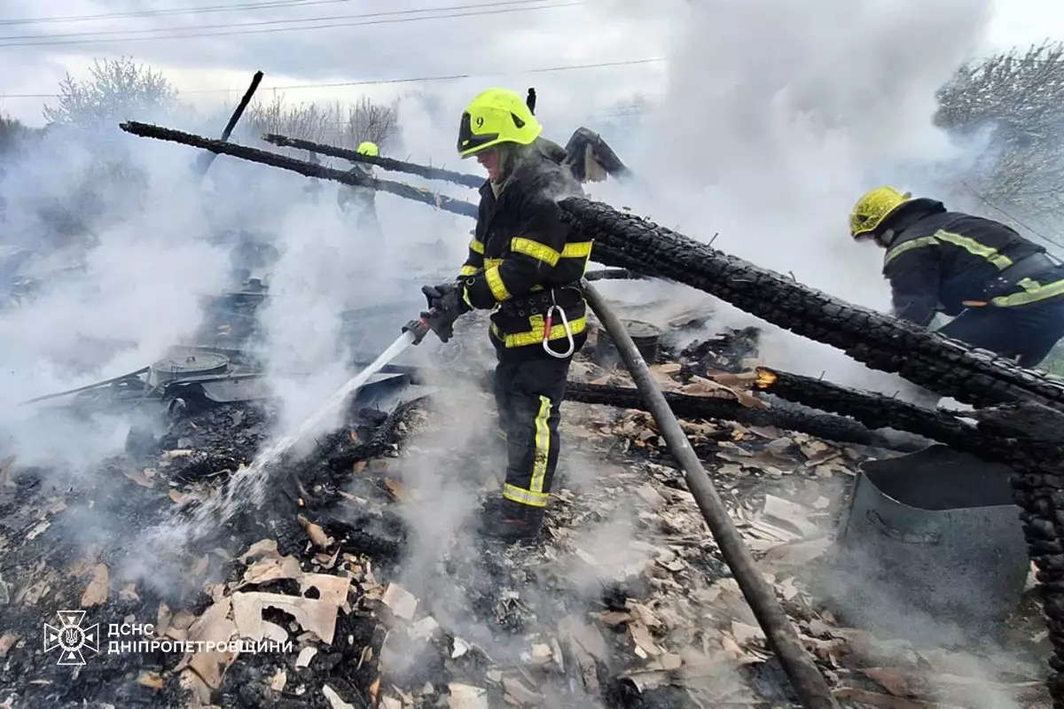У Кам’янському горів житловий будинок: пожежу ліквідовано - 18.04.2026