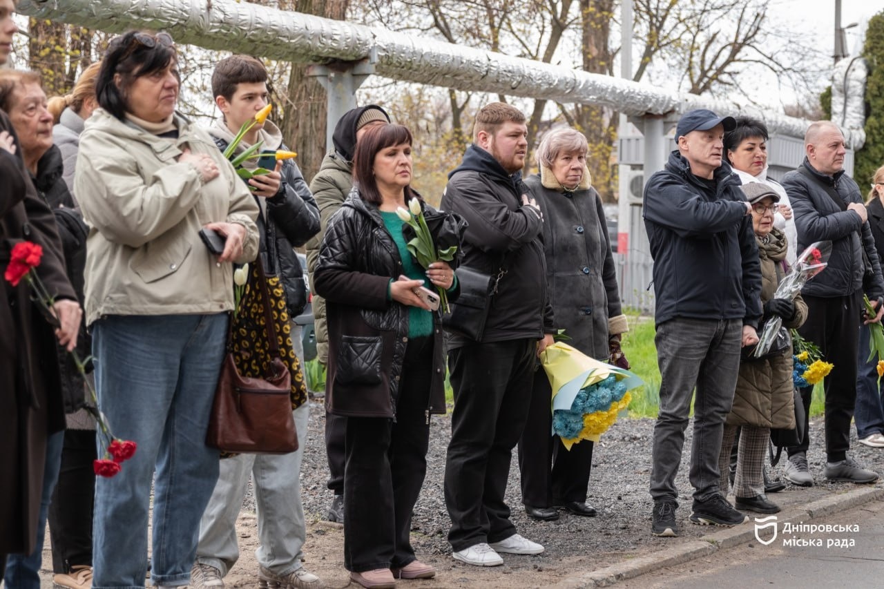 Загинув, рятуючи побратима: у Дніпрі відкрили меморіальну дошку Ігорю Сологубу - 10.04.2026