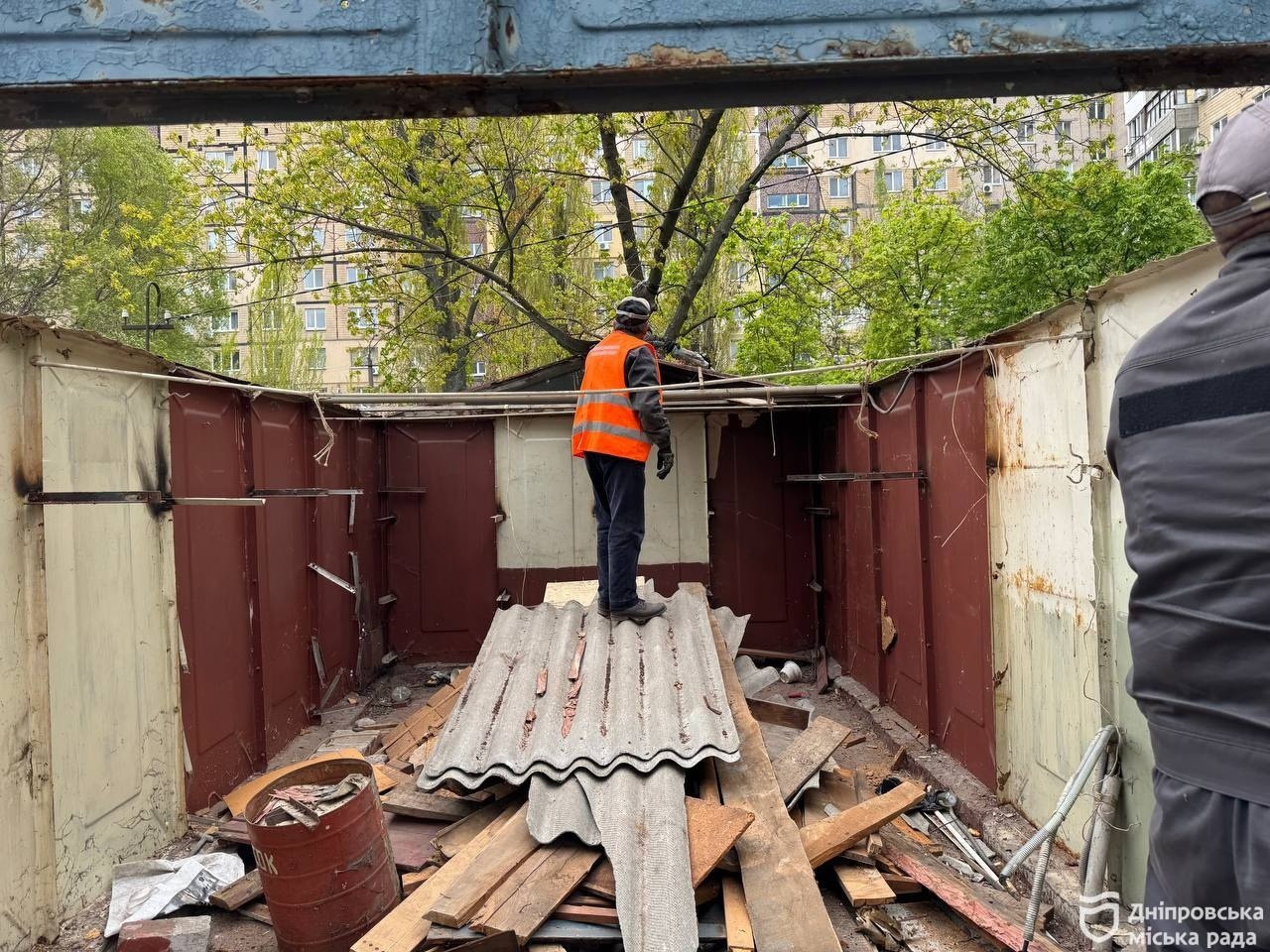 Спочатку попередження, потім — демонтаж: у Дніпрі продовжують боротися із самовільно встановленими спорудами - 23.04.2026