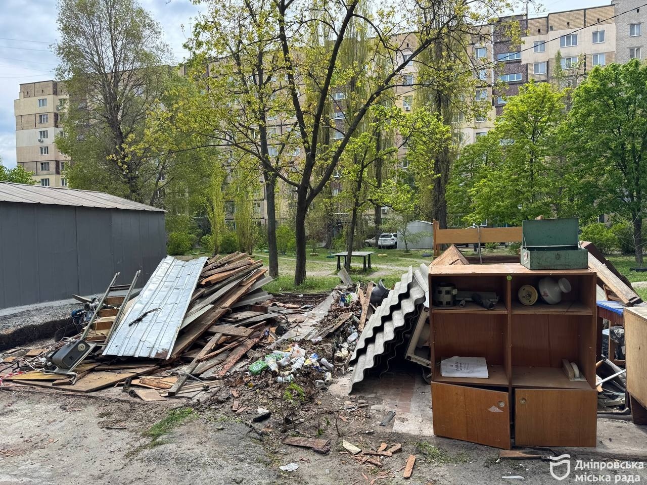 Спочатку попередження, потім — демонтаж: у Дніпрі продовжують боротися із самовільно встановленими спорудами - 23.04.2026