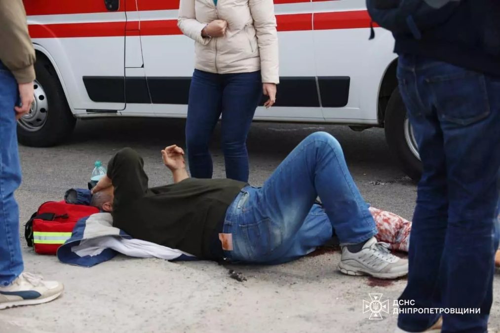 У міських лікарнях Дніпра залишаються 7 постраждалих після ворожої атаки 14 квітня: їхній стан стабільний - 15.04.2026