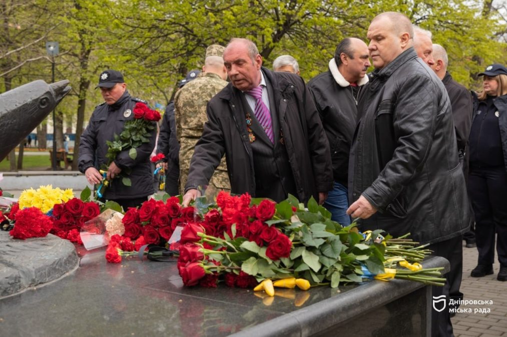 Дніпро вшановує героїв-ліквідаторів аварії на ЧАЕС: місто спрямувало 24,5 мільйони гривень на підтримку чорнобильців - 24.04.2026