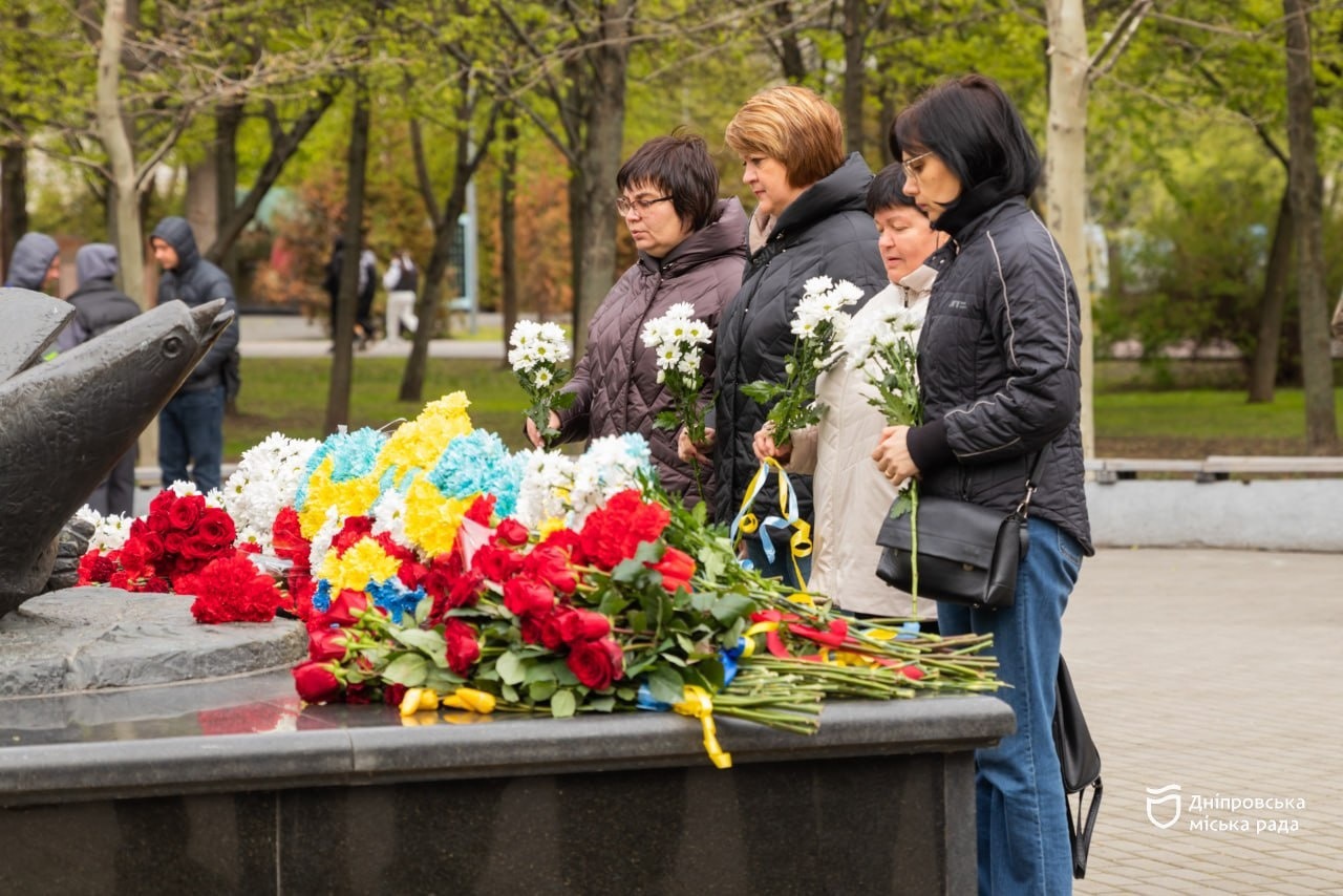 Дніпро вшановує героїв-ліквідаторів аварії на ЧАЕС: місто спрямувало 24,5 мільйони гривень на підтримку чорнобильців - 24.04.2026