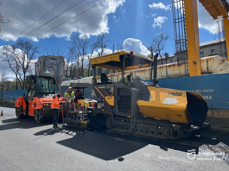 Для безпеки та комфорту учасників дорожнього руху у Дніпрі продовжують ремонт магістралей - 07.04.2026