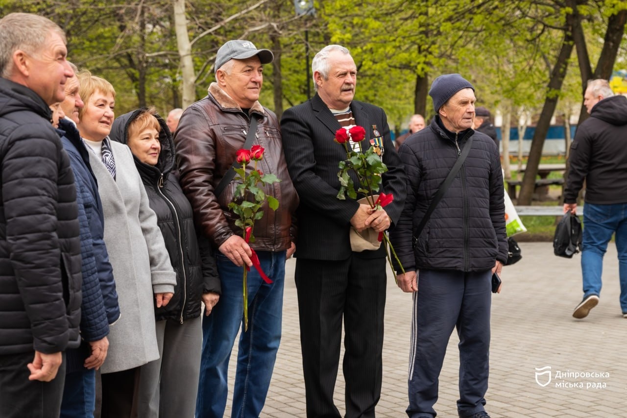 Дніпро вшановує героїв-ліквідаторів аварії на ЧАЕС: місто спрямувало 24,5 мільйони гривень на підтримку чорнобильців - 24.04.2026
