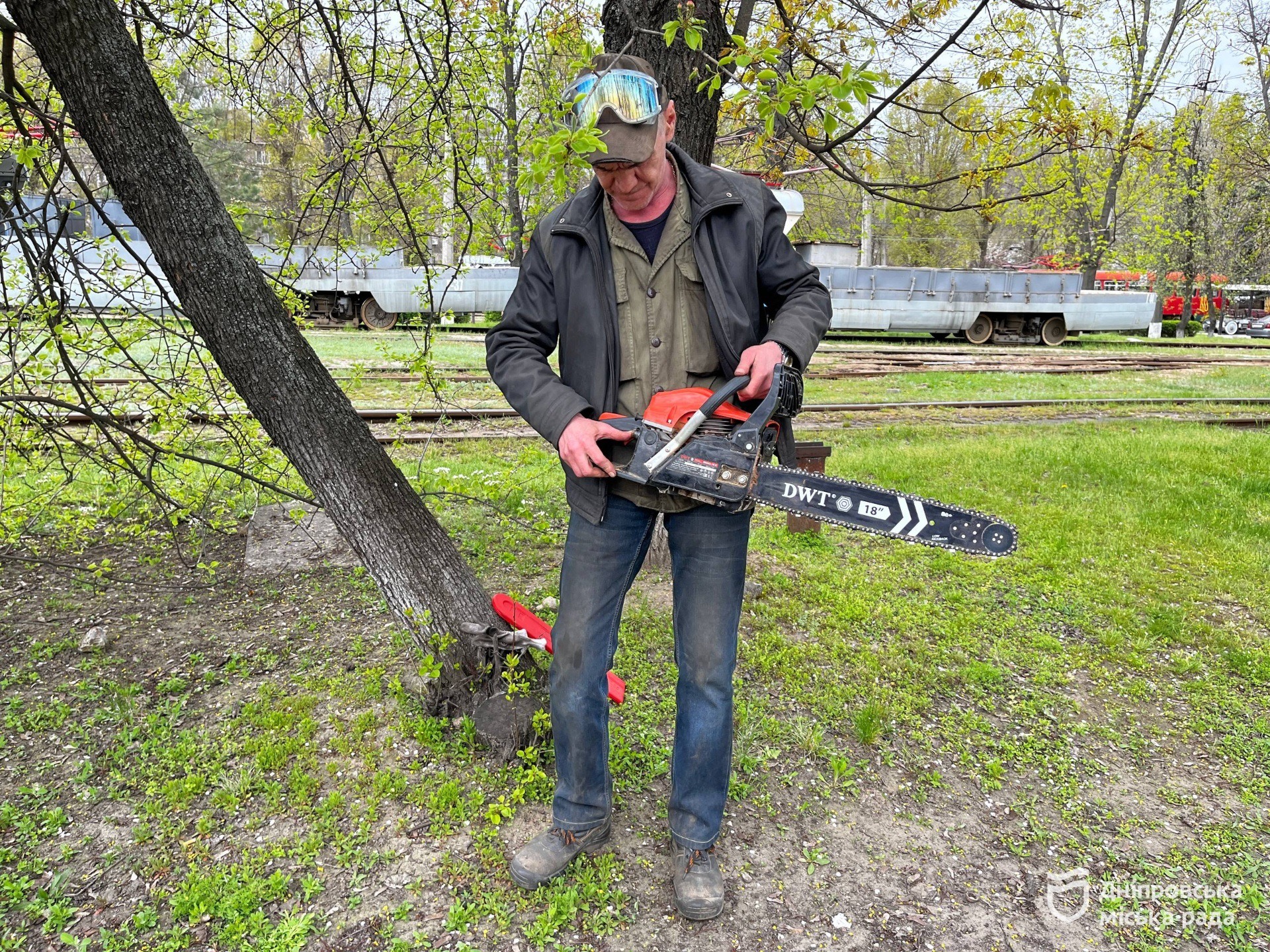 #Чистий_Дніпро та #Дніпро_квітучий: транспортники також долучилися до весняного прибирання - 16.04.2026