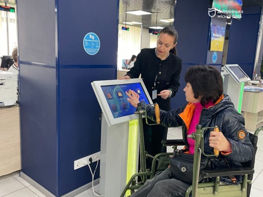 Між тим, що було 10 років тому, і тим, що є зараз — колосальна різниця»: подружжя з інвалідністю про розбудову безбар’єрного середовища у Дніпрі - 30.04.2026