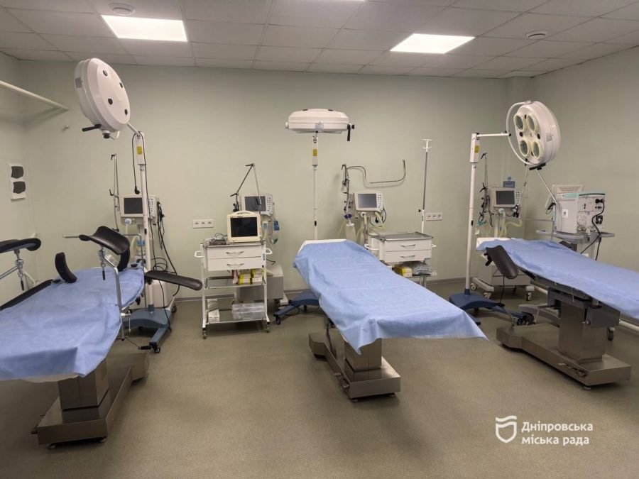 Від операційних до дитячих куточків: як облаштовані укриття у медзакладах Дніпра - 09.04.2026