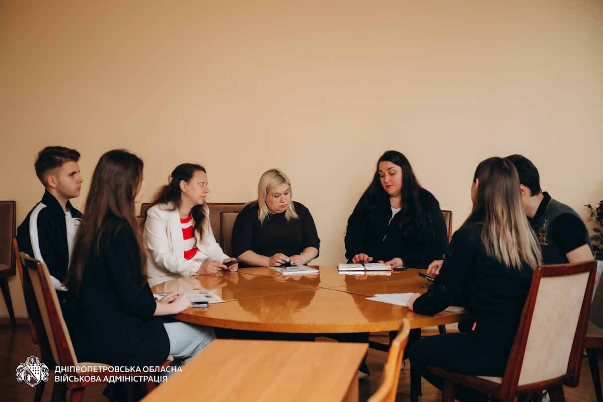 Учасники проєкту STARt LEAD розпочали стажування в Дніпропетровській ОВА - 14.05.2026