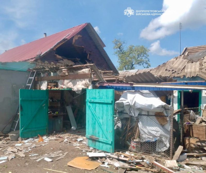 Четверо людей поранені: росіяни атакували Васильківську громаду