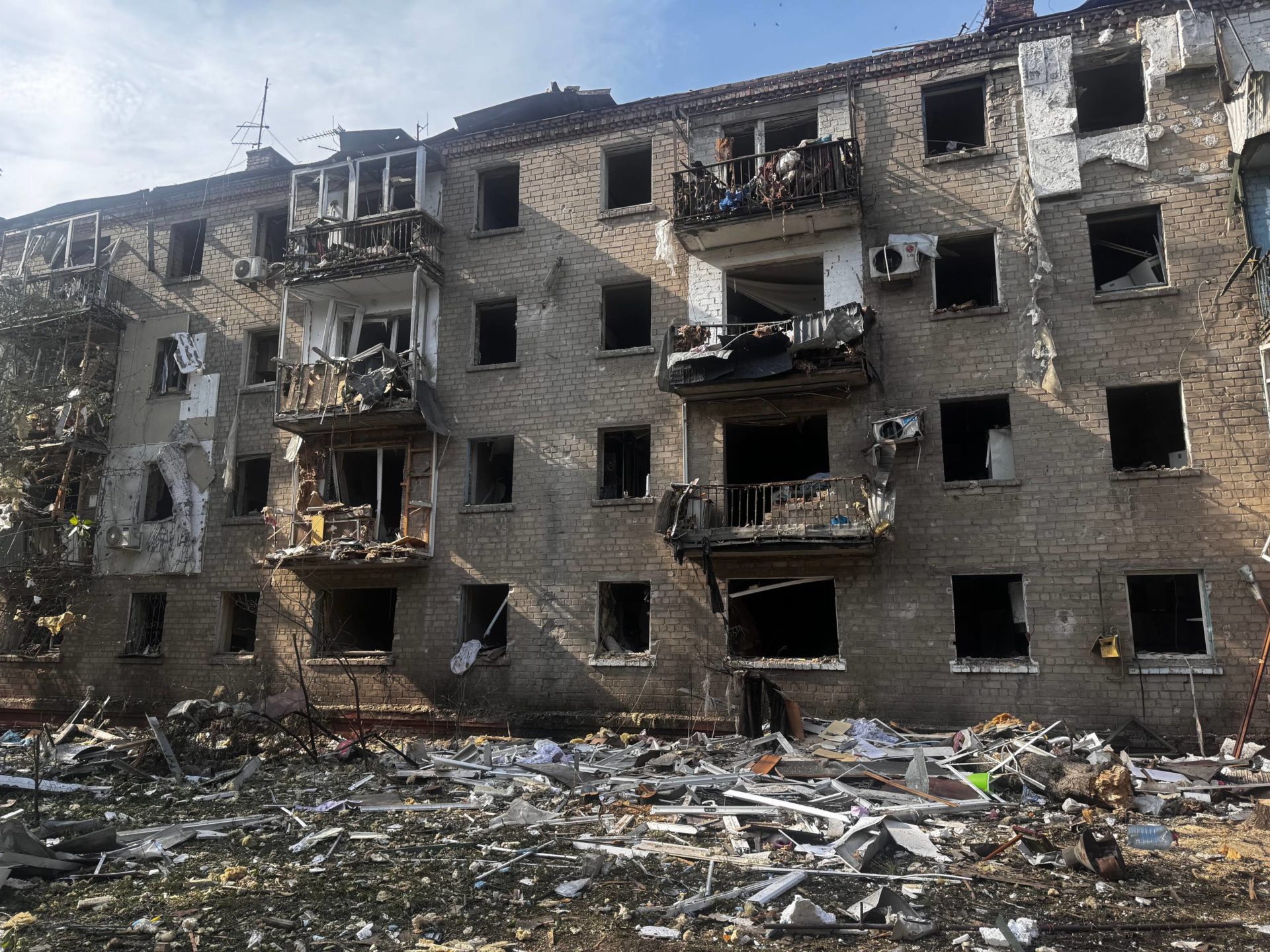 9 поранених через ворожий обстріл Дніпра звернулися до міських лікарень станом на зараз