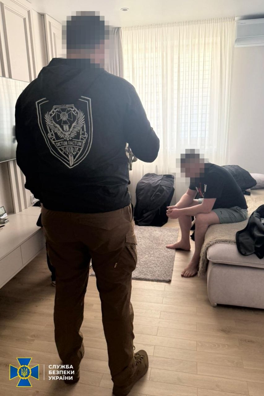 Прикривали "порноофіси": затримано керівництво трьох обласних управлінь Нацполіції