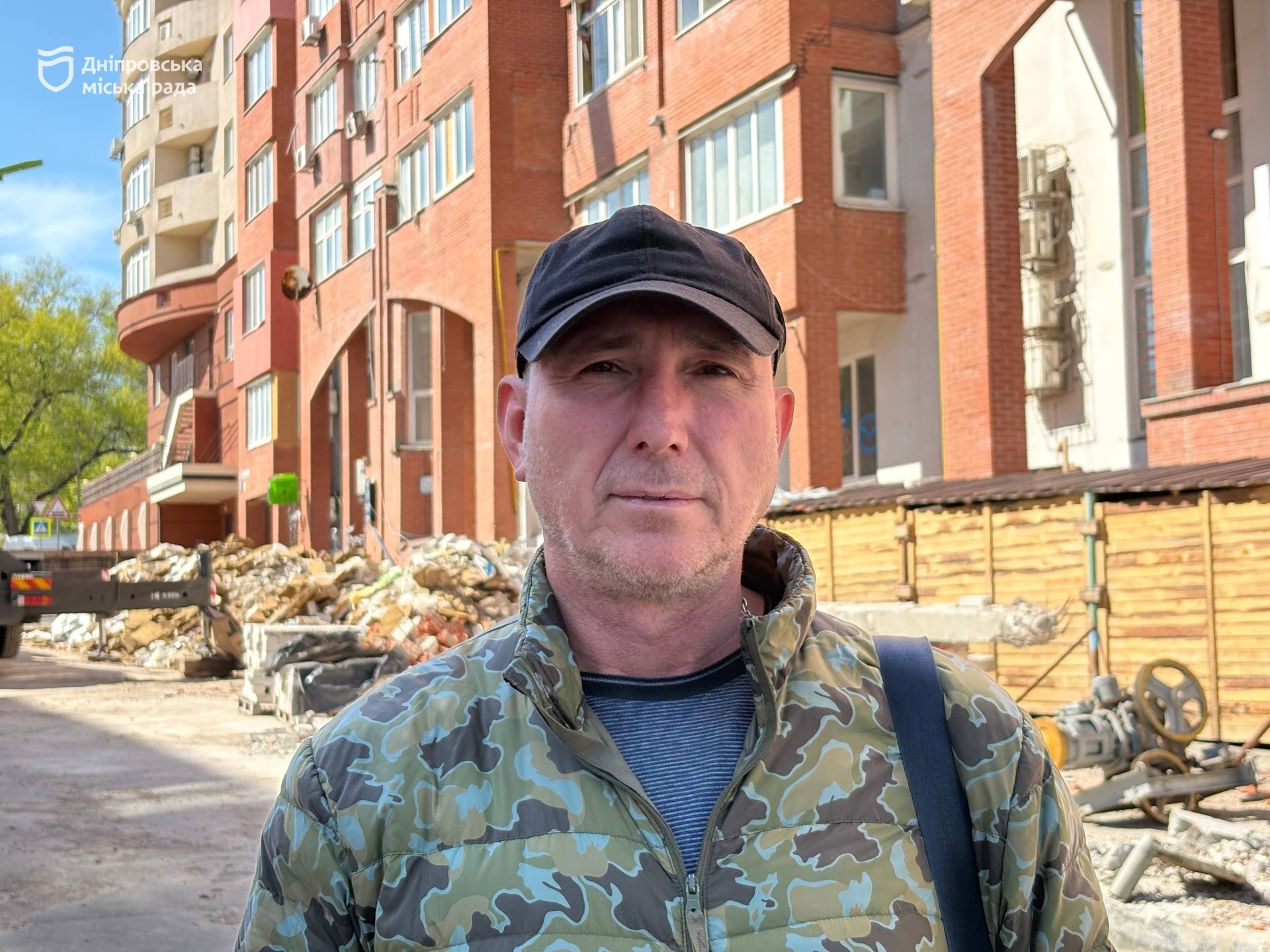 У Дніпрі на фінальному етапі демонтаж у будинку на Виконкомівській, пошкодженому ракетним ударом. У червні розпочнеться масштабна відбудова - 04.05.2026