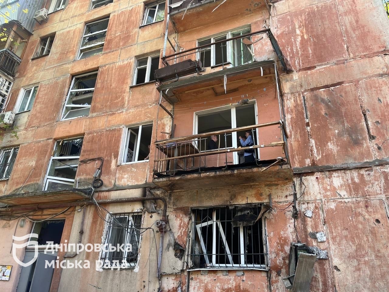 У Дніпрі ліквідовують наслідки нічної атаки рф 7 травня - 07.05.2026