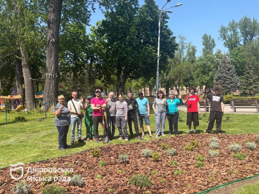 #Дніпро_квітучий. Гортензії, лаванда та ялівці. У парку Глоби висадили нову ландшафтну клумбу - 07.05.2026