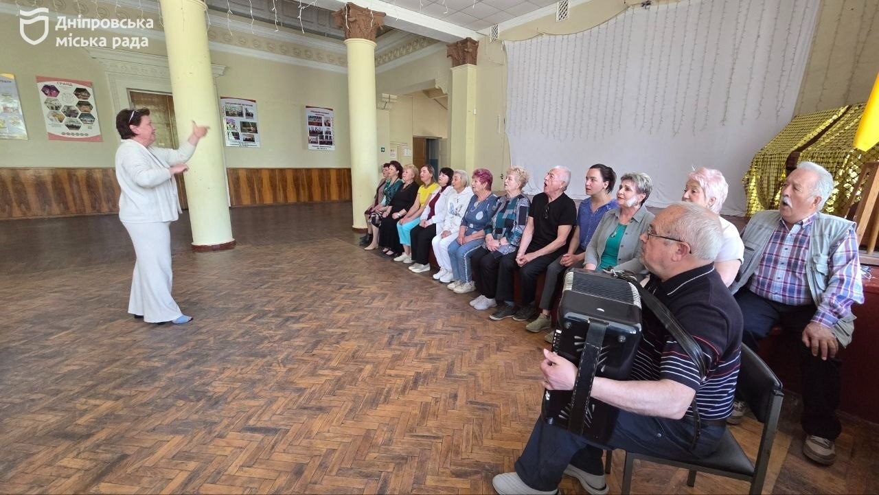 «Відпочинок для душі»: Народний хор ветеранів у Дніпрі згуртовує талановитих містян навколо пісні