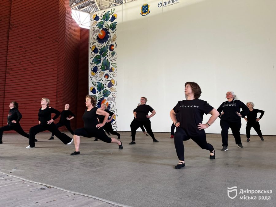 У Дніпрі в «Університеті третього віку» продовжують розвивати спортивно-танцювальні напрями для людей поважного віку - 7.05.2026