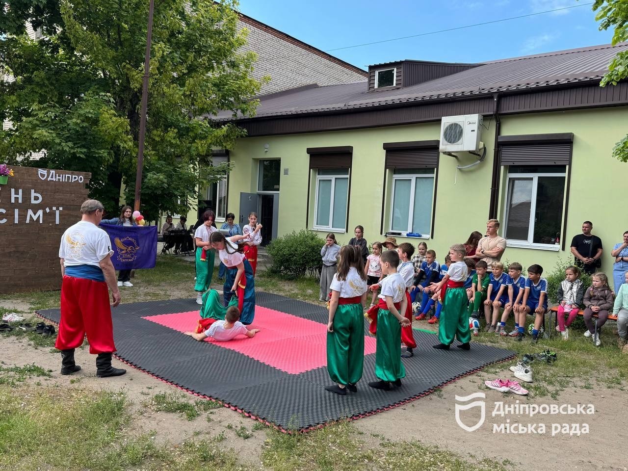 У Дніпрі День сім’ї відзначили спортивним святом «Енергія та сила нашої родини» у закладі позашкілля «Крок» - 15.05.2026 
