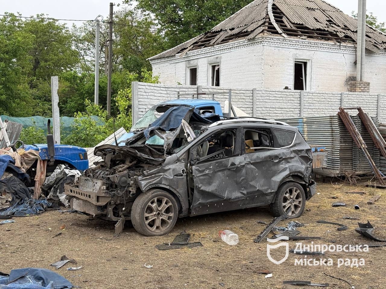 Дніпро оговтується після атаки рф 17 травня: комунальники продовжують ліквідовувати наслідки - 17.05.2026 