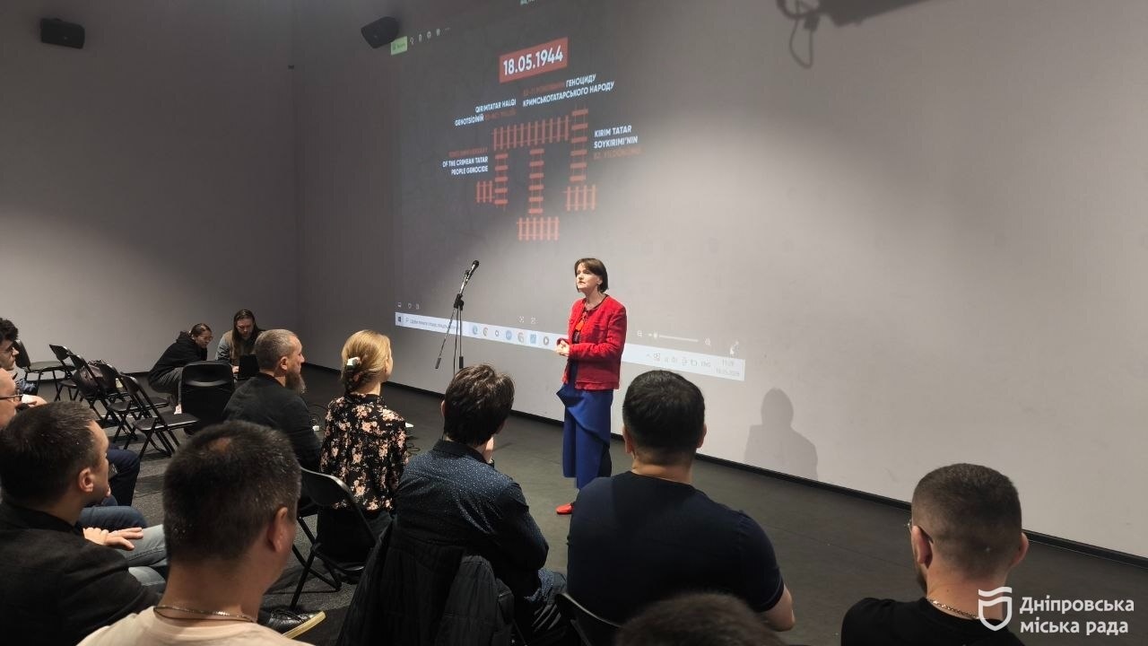 Спільна молитва, спогади та лекція: у Дніпрі пройшов захід до Дня пам'яті жертв геноциду кримськотатарського народу - 18.05.2026