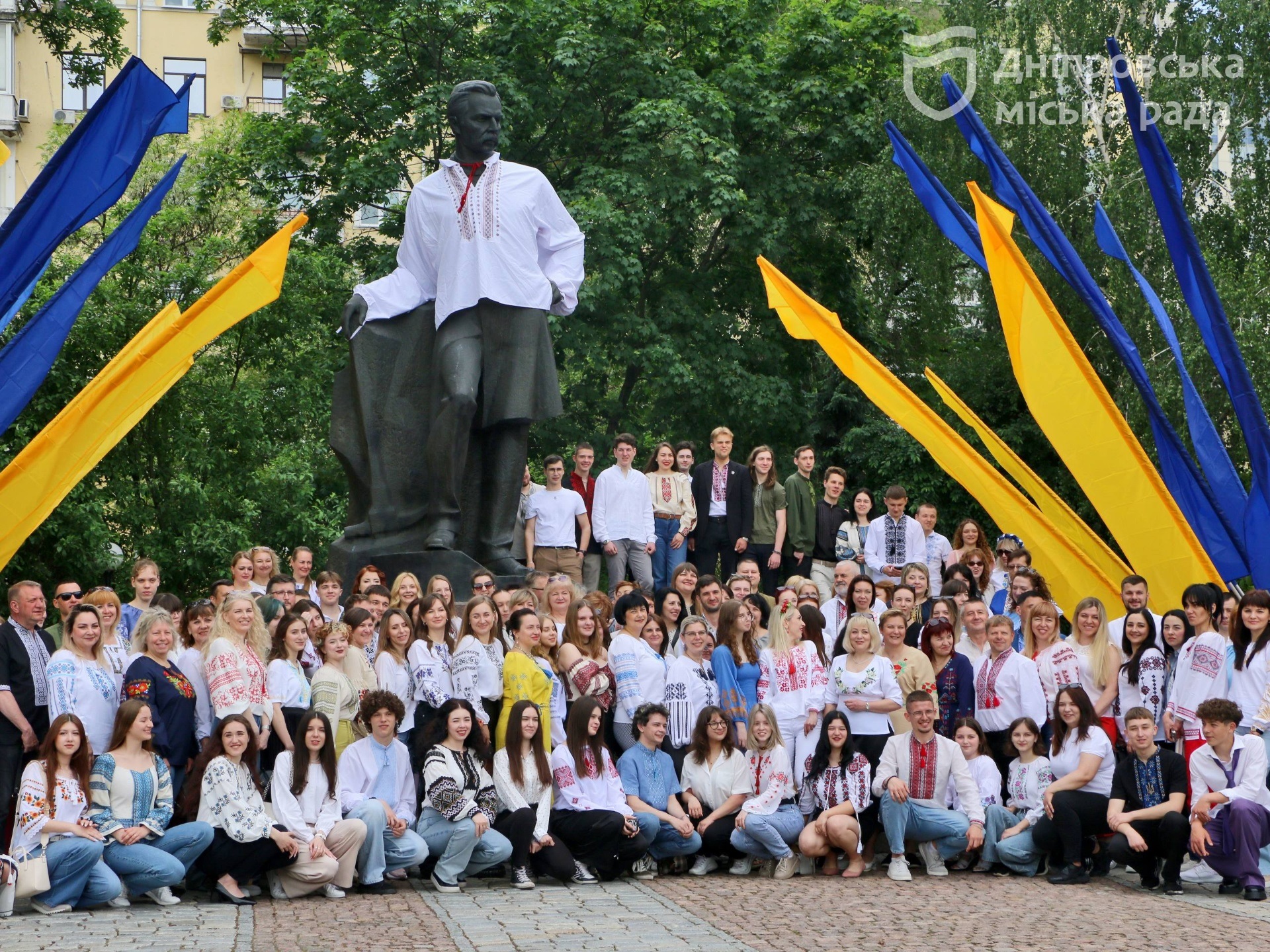 У Дніпрі в ДеньВишиванки нагородили 50 лауреатів стипендії імені Олександра Поля