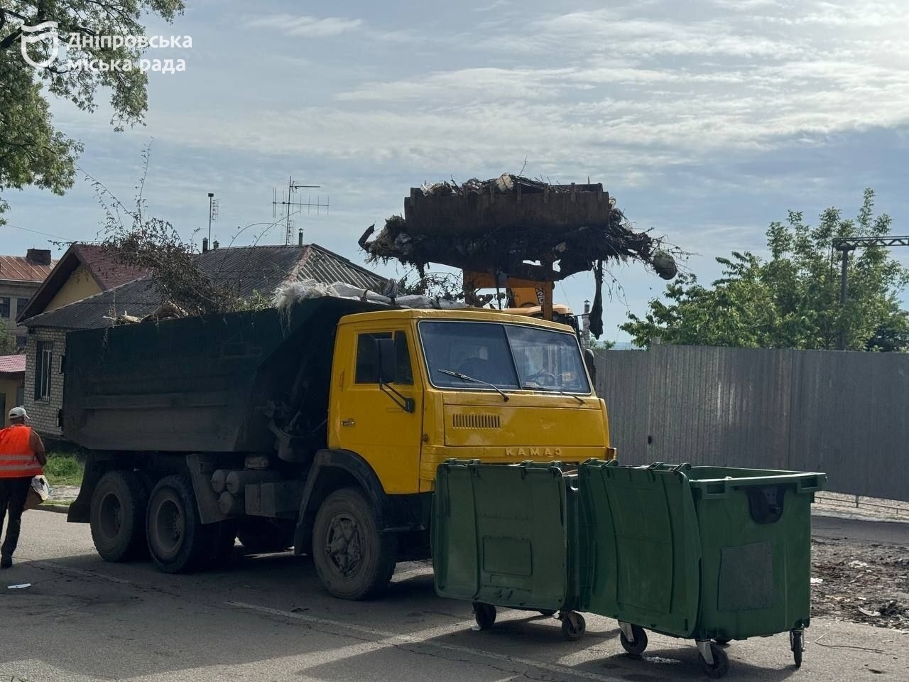 #Чистий_Дніпро. Мегаполіс продовжують очищати від великогабаритного сміття - 21.05.2026