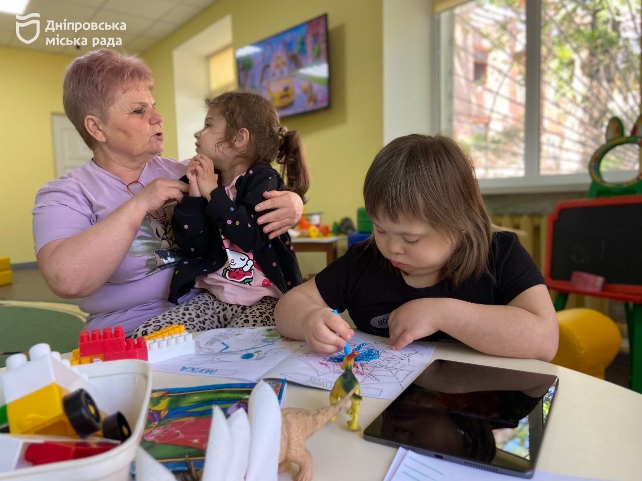 Дніпро піклується про кожного: у місті відновили офлайн-реабілітацію для дітей з інвалідністю та підтримують волонтерські проєкти літніх дніпрян - 22.05.2026